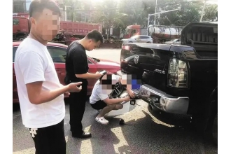 公羊皮卡車非法改裝爆閃燈跑高速 投訴后交警嚴(yán)查